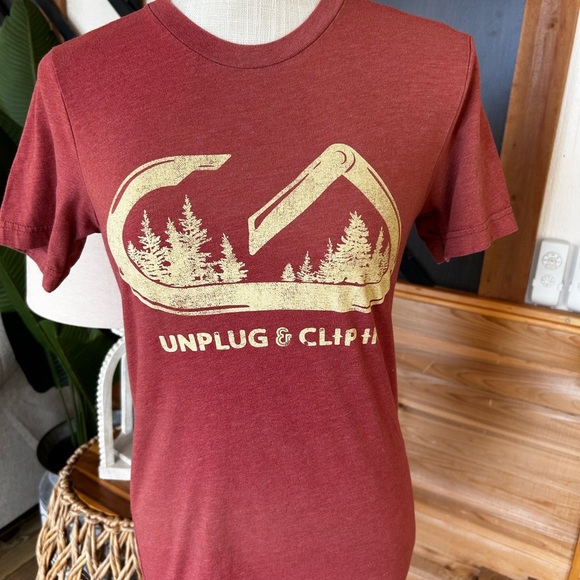 Red Graphic T-Shirt with Nature Design - Picture 1 of 2